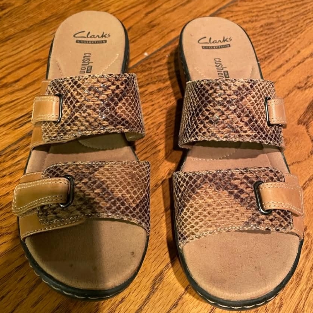 Clarks Brown Snake Pattern Sandals SZ 8.5  Mint Condition